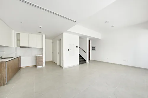 3 Bedrooms Townhouse in Nara