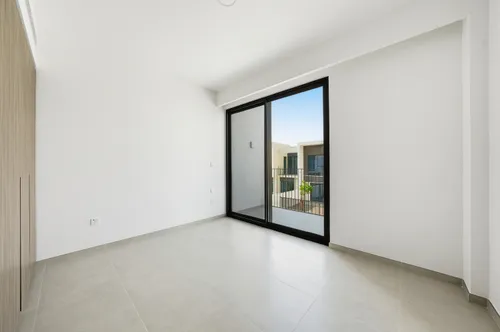 3 Bedrooms Townhouse in Nara