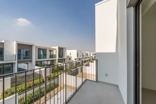 3 Bedrooms Townhouse in Nara