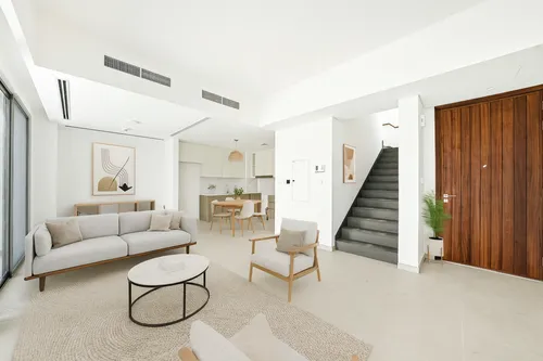 3 Bedrooms Townhouse in Nara