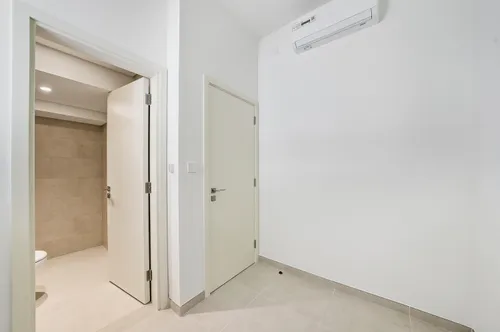 3 Bedrooms Townhouse in Nara