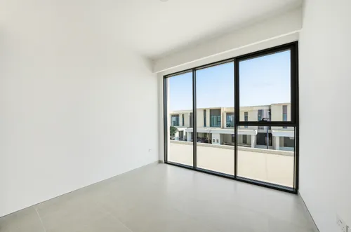 3 Bedrooms Townhouse in Nara