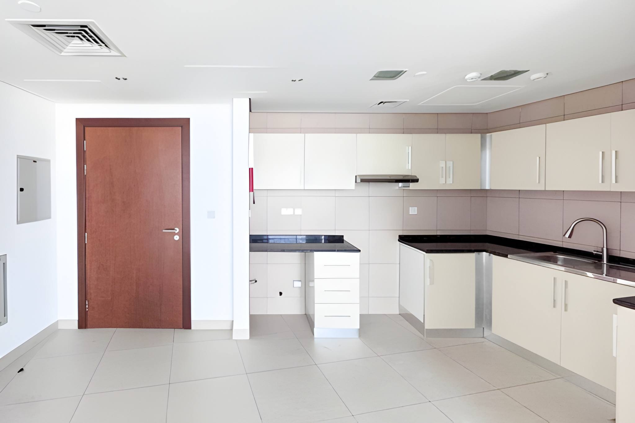 1 Bedroom Apartment in Hilliana Tower