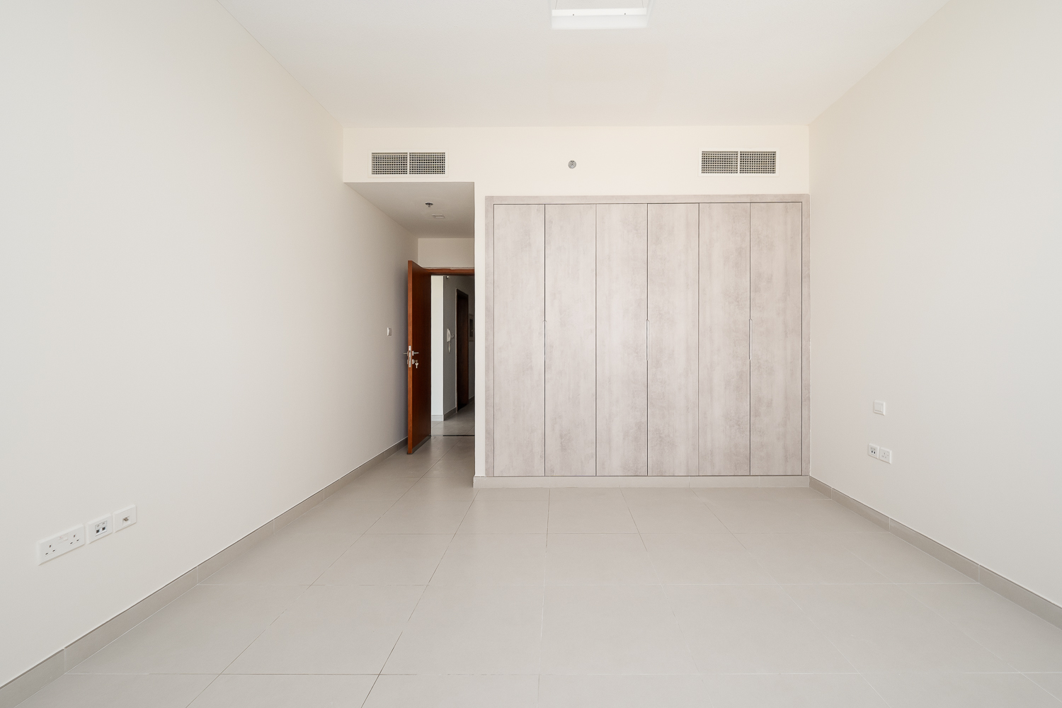 1 Bedroom Apartment in Blue Reef Building