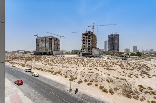 3 Bedrooms Apartment in Blue Reef Building