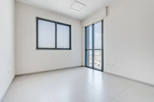 3 Bedrooms Apartment in Blue Reef Building