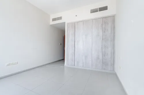 3 Bedrooms Apartment in Blue Reef Building