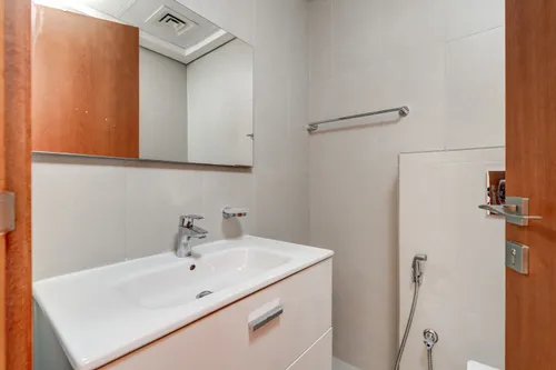 3 Bedrooms Apartment in Blue Reef Building