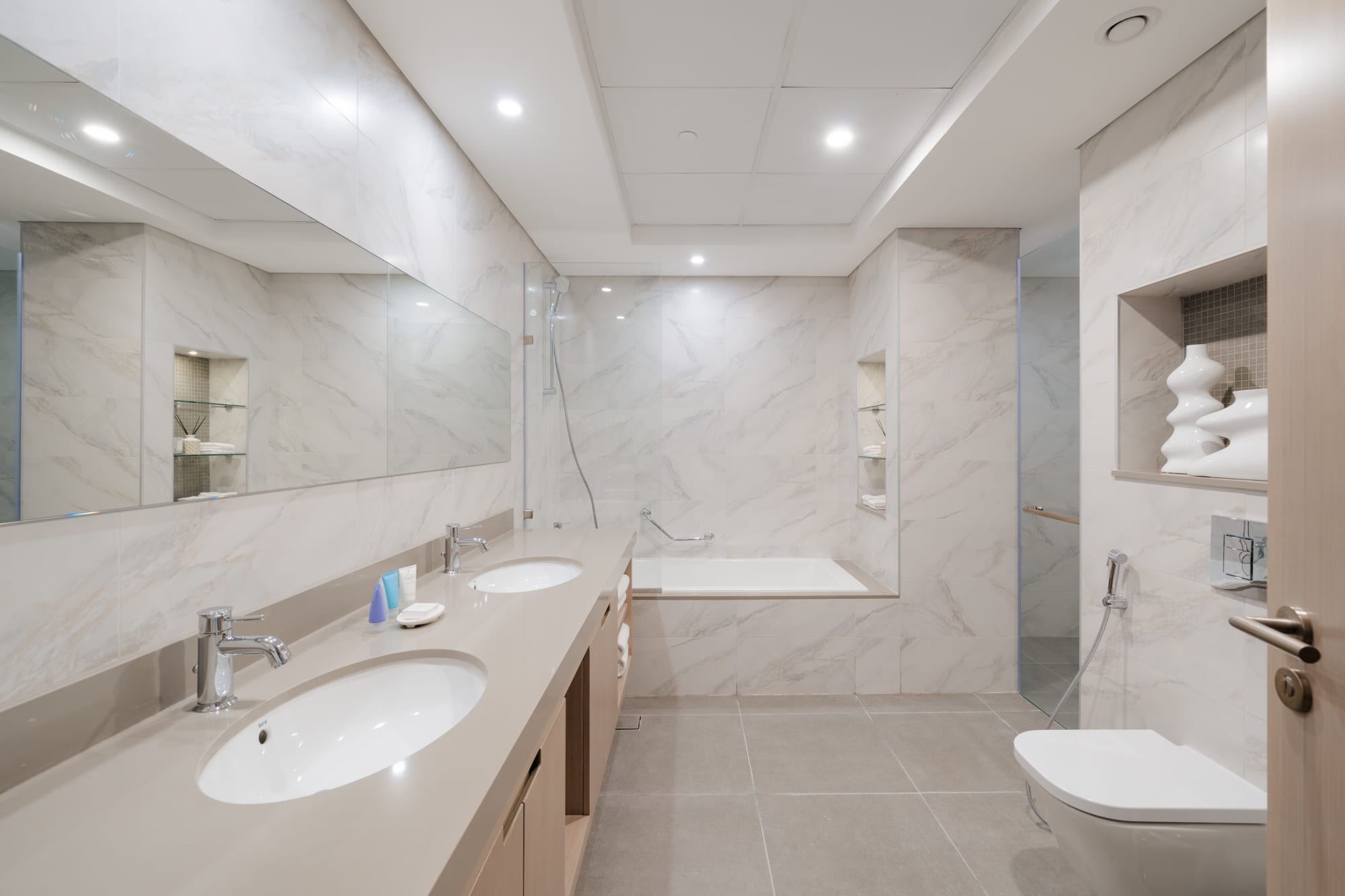 2 Bedrooms Apartment in Al Fattan Downtown Tower 3