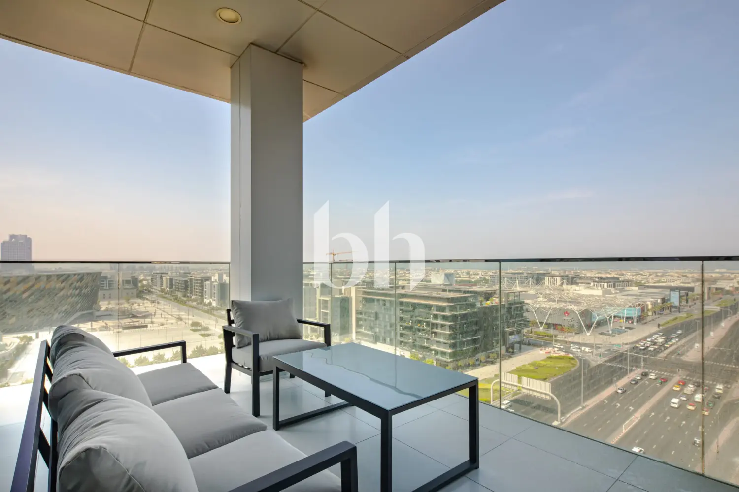 Modern 2BR+Maid | Downtown Access | Bright Layouts