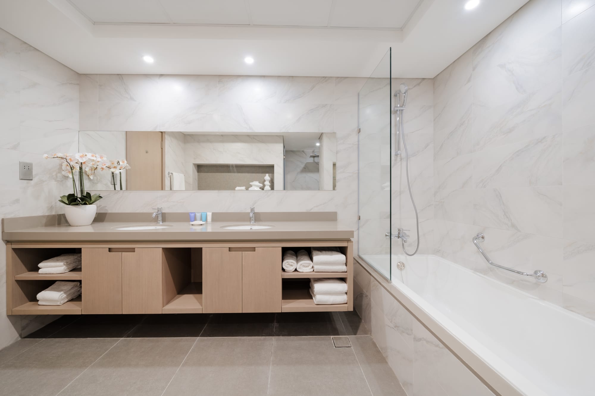 3 Bedrooms Apartment in Al Fattan Downtown Tower 3