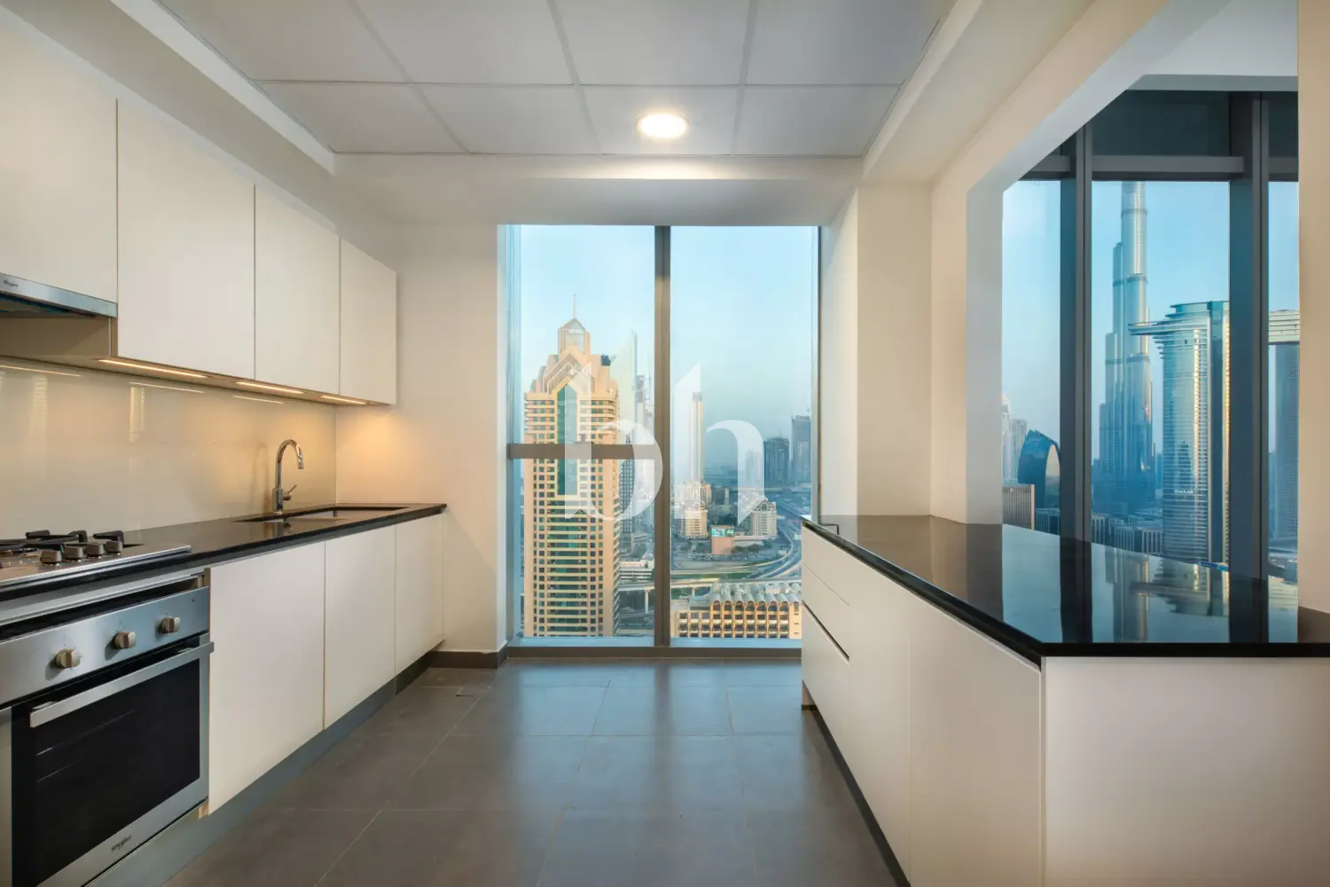 Large 3BR+Maid | Downtown Access | Bright Layouts