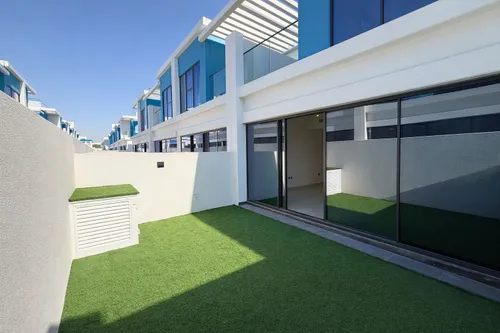 4 Bedrooms Townhouse in Santorini 1