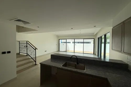 5 Bedrooms Townhouse in Santorini 1