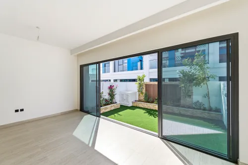 5 Bedrooms Townhouse in Santorini 1