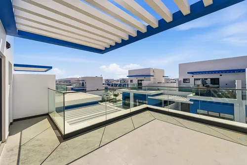 5 Bedrooms Townhouse in Santorini 1