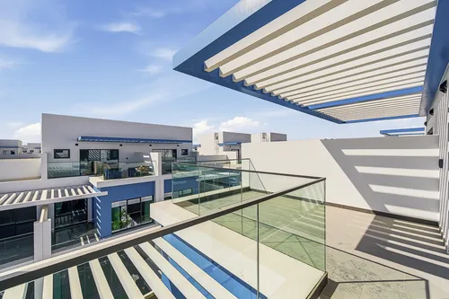 5 Bedrooms Townhouse in Santorini 1