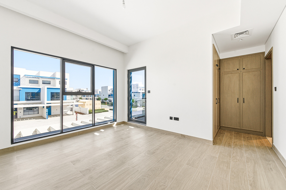 5 Bedrooms Townhouse in Santorini 1