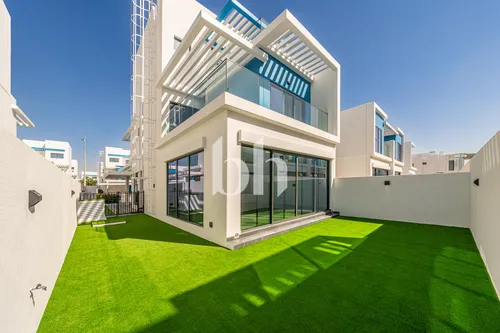 Close To Central Hub | Brand New | Exclusive