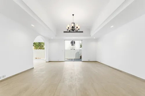 4 Bedrooms Villa in Jumeirah 3