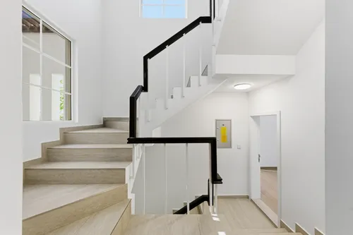 4 Bedrooms Villa in Jumeirah 3
