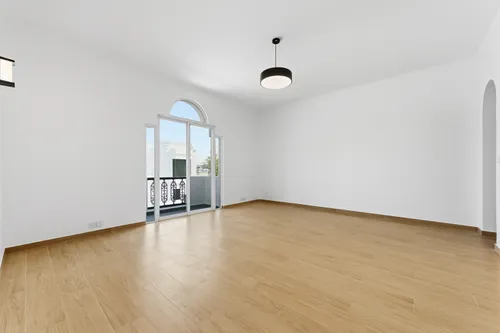 4 Bedrooms Villa in Jumeirah 3