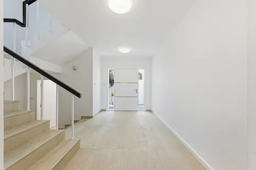 4 Bedrooms Villa in Jumeirah 3