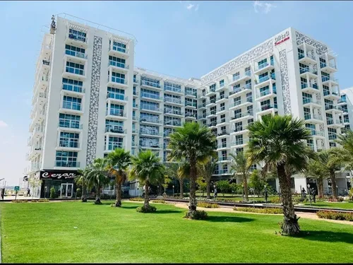 2 Bedrooms Apartment in Tower 1, Glitz 3