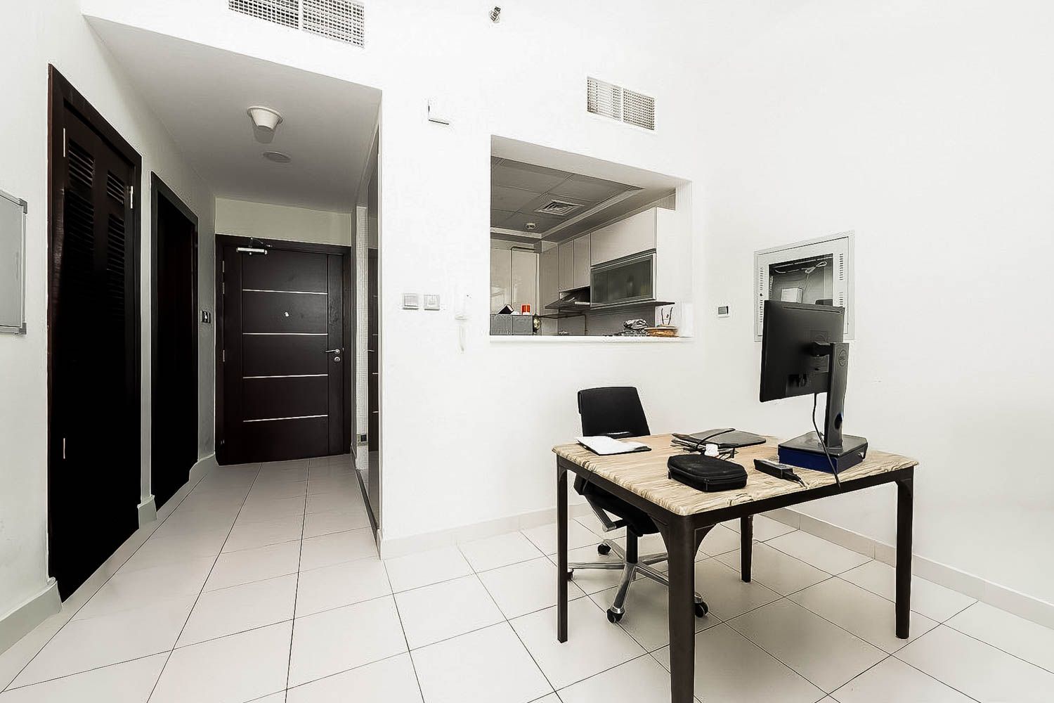 1 Bedroom Apartment in Tower 2, Glitz 3