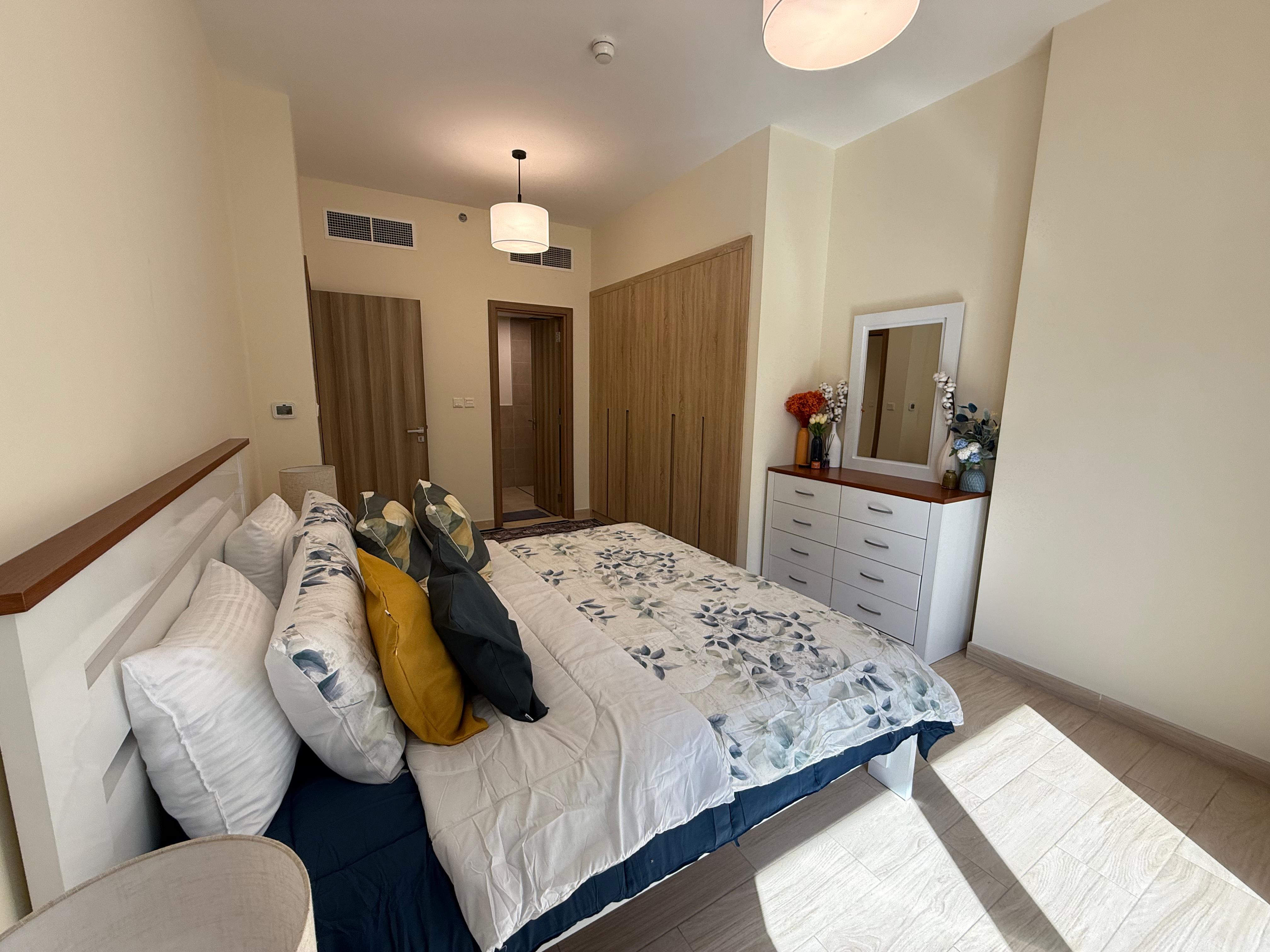 2 Bedrooms Apartment in Canal Bay