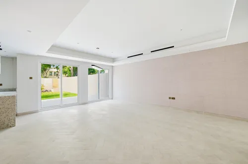 3 Bedrooms Townhouse in Springs 8