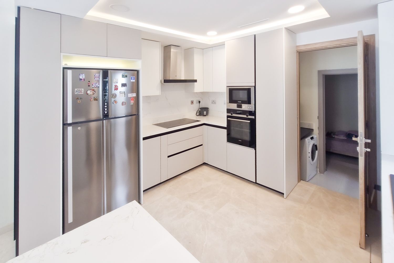 5 Bedrooms Villa in Meadows 8