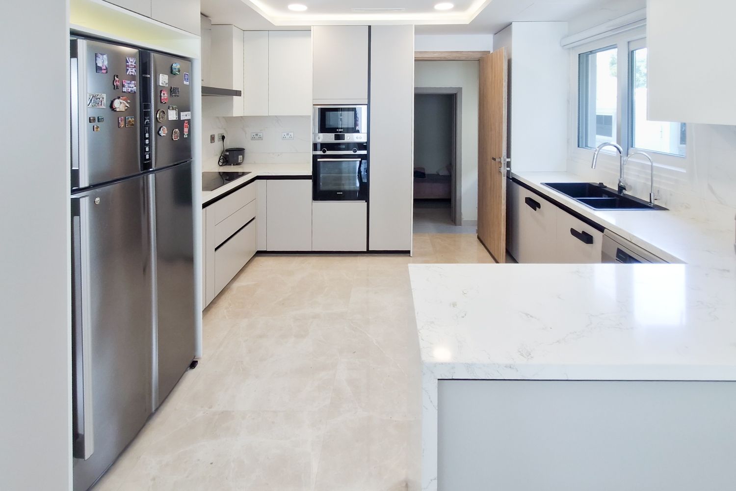 5 Bedrooms Villa in Meadows 8