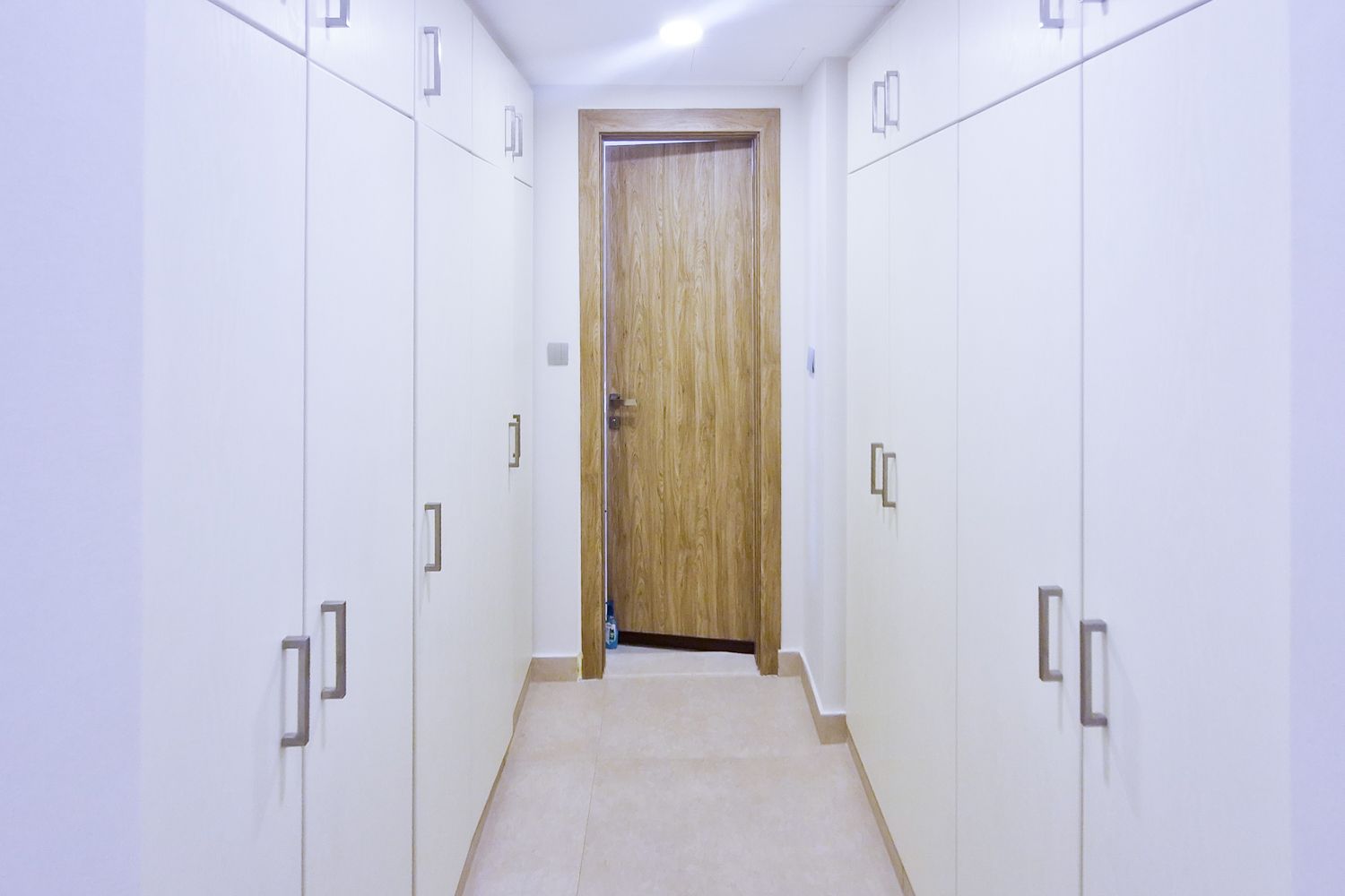 5 Bedrooms Villa in Meadows 8