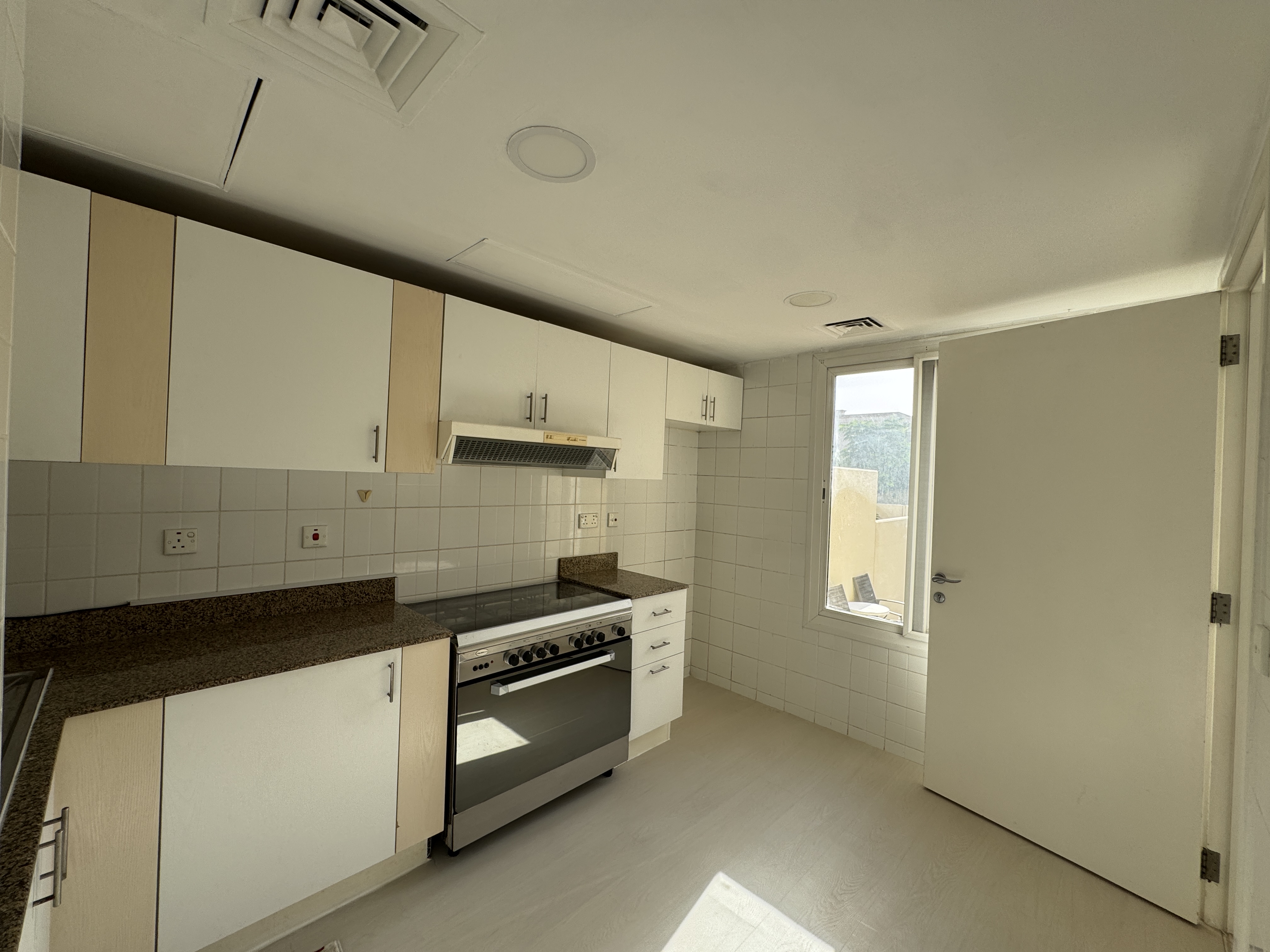 2 Bedrooms Townhouse in Springs 4