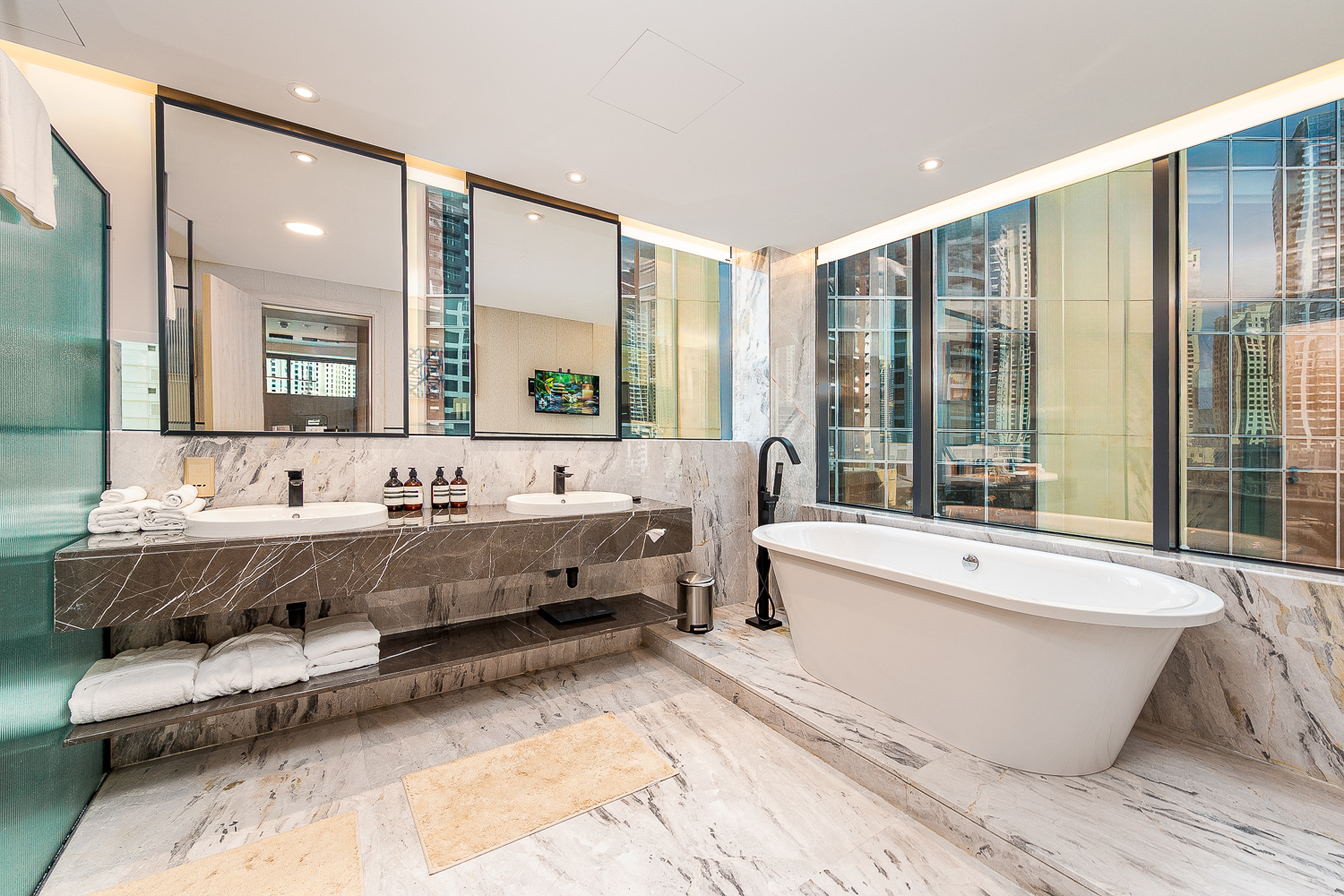 5 Bedrooms Apartment in Dubai Marina Moon