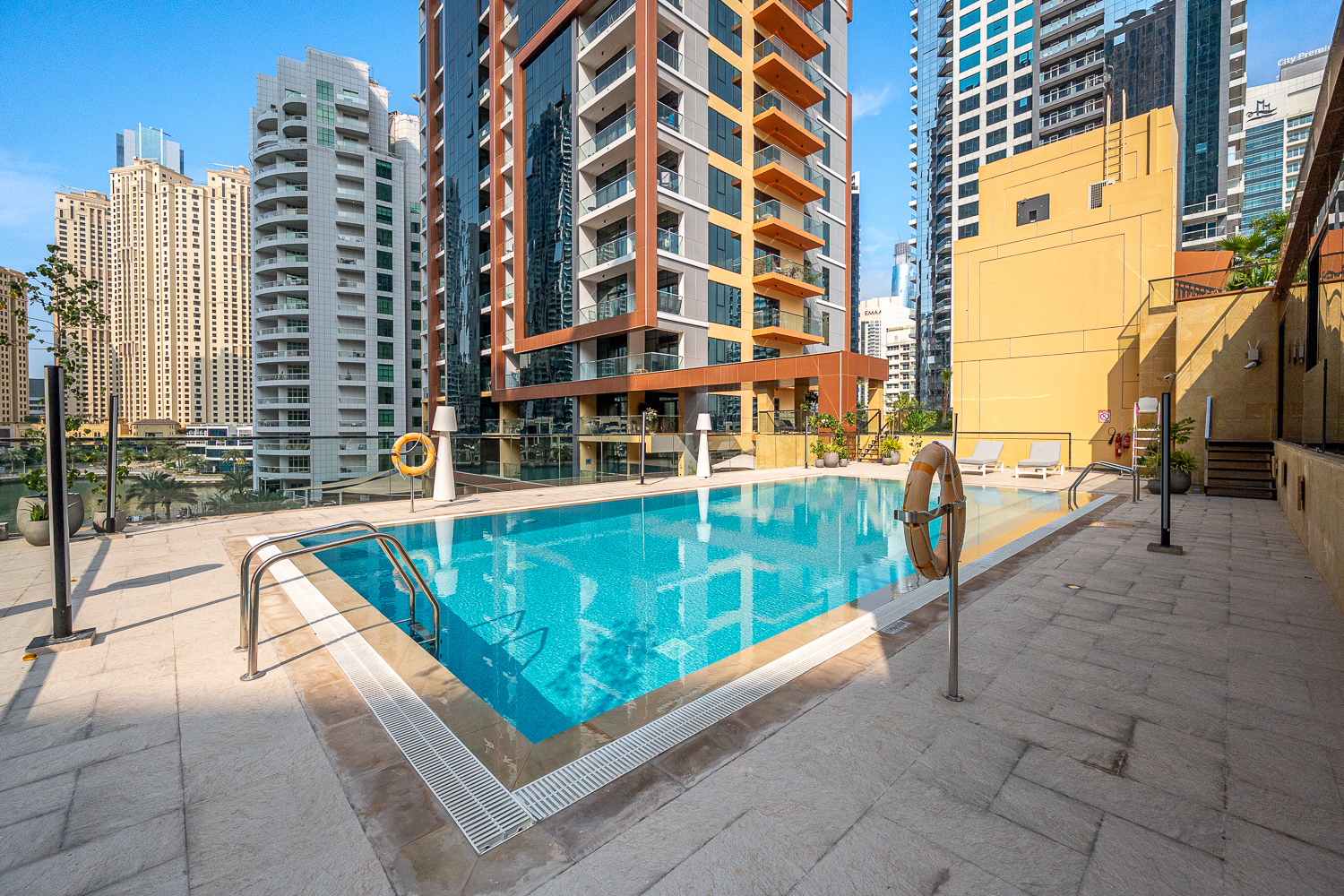 5 Bedrooms Apartment in Dubai Marina Moon