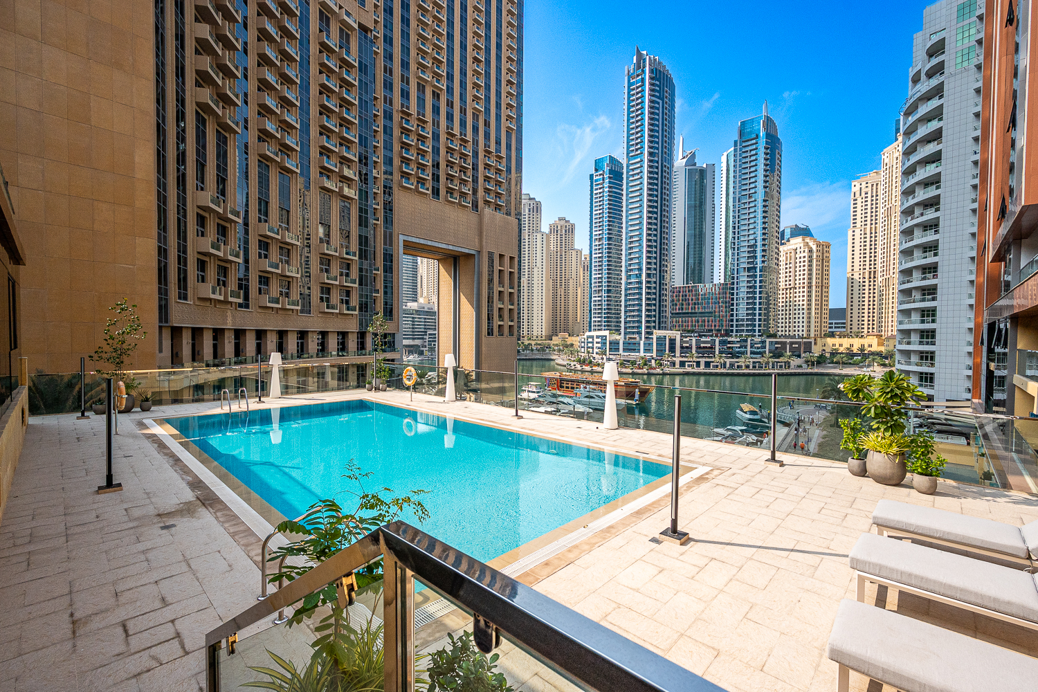 5 Bedrooms Apartment in Dubai Marina Moon
