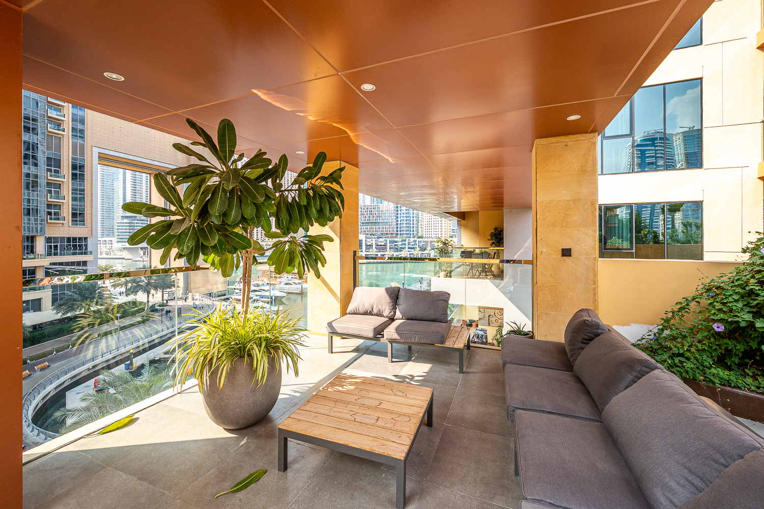 5 Bedrooms Apartment in Dubai Marina Moon