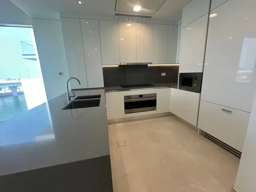 2 Bedrooms Apartment in Canal Front Residence 3