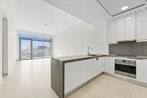 1 Bedroom Apartment in Canal Front Residence 4