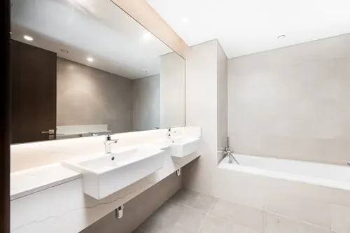 1 Bedroom Apartment in Canal Front Residence 4