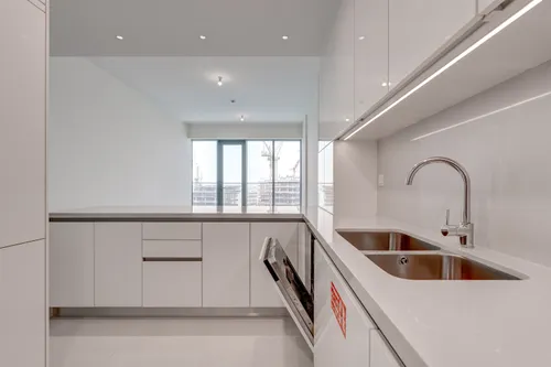 2 Bedrooms Apartment in Canal Front Residence 8
