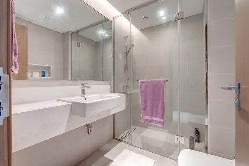 2 Bedrooms Apartment in Tower West, Canal Front Residence 9