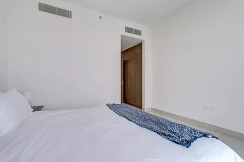 2 Bedrooms Apartment in Tower West, Canal Front Residence 9