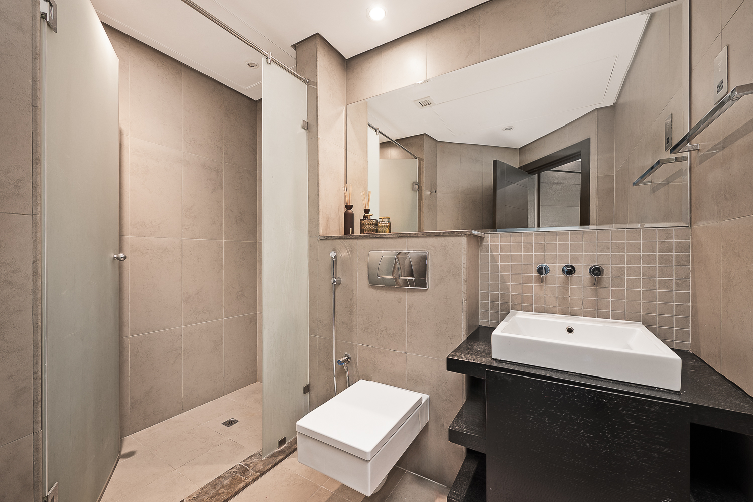 3 Bedrooms Apartment in East Cluster - D