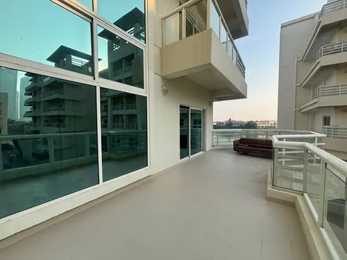 3 Bedrooms Apartment in Loft Cluster