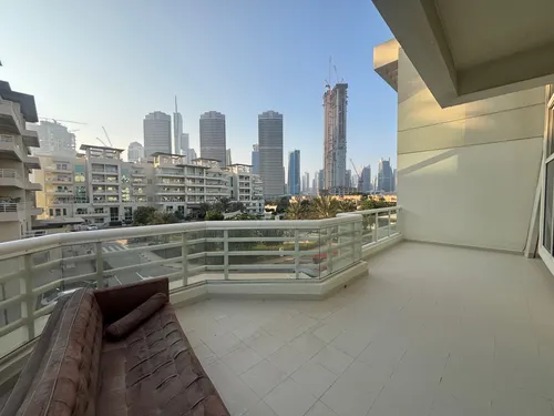 3 Bedrooms Apartment in Loft Cluster