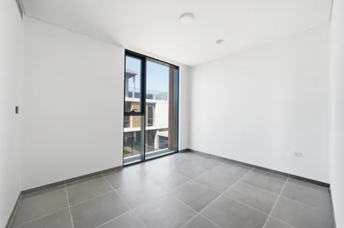 5 Bedrooms Villa in June