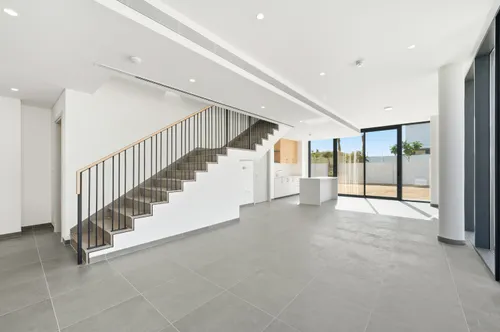 5 Bedrooms Villa in June